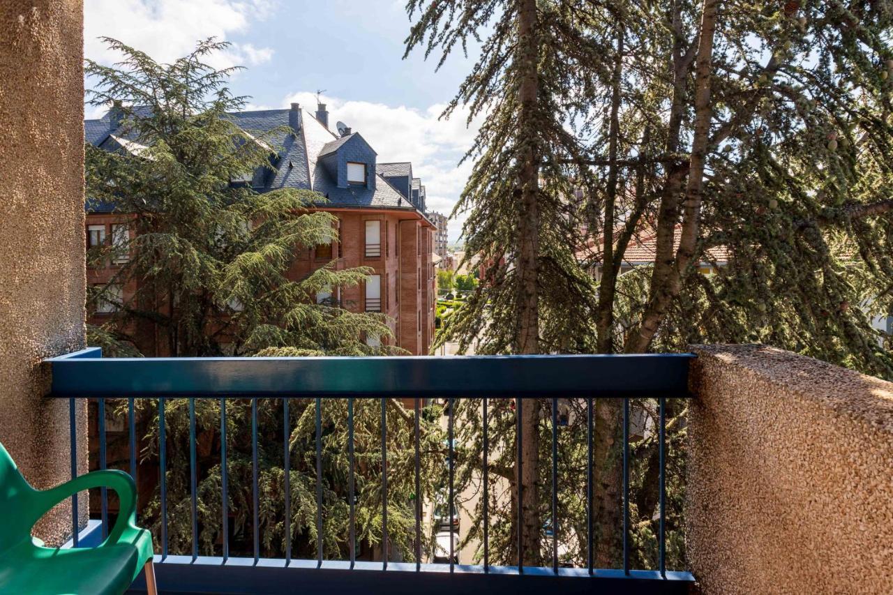 Oroel Hotel & Spa Jaca Exterior foto