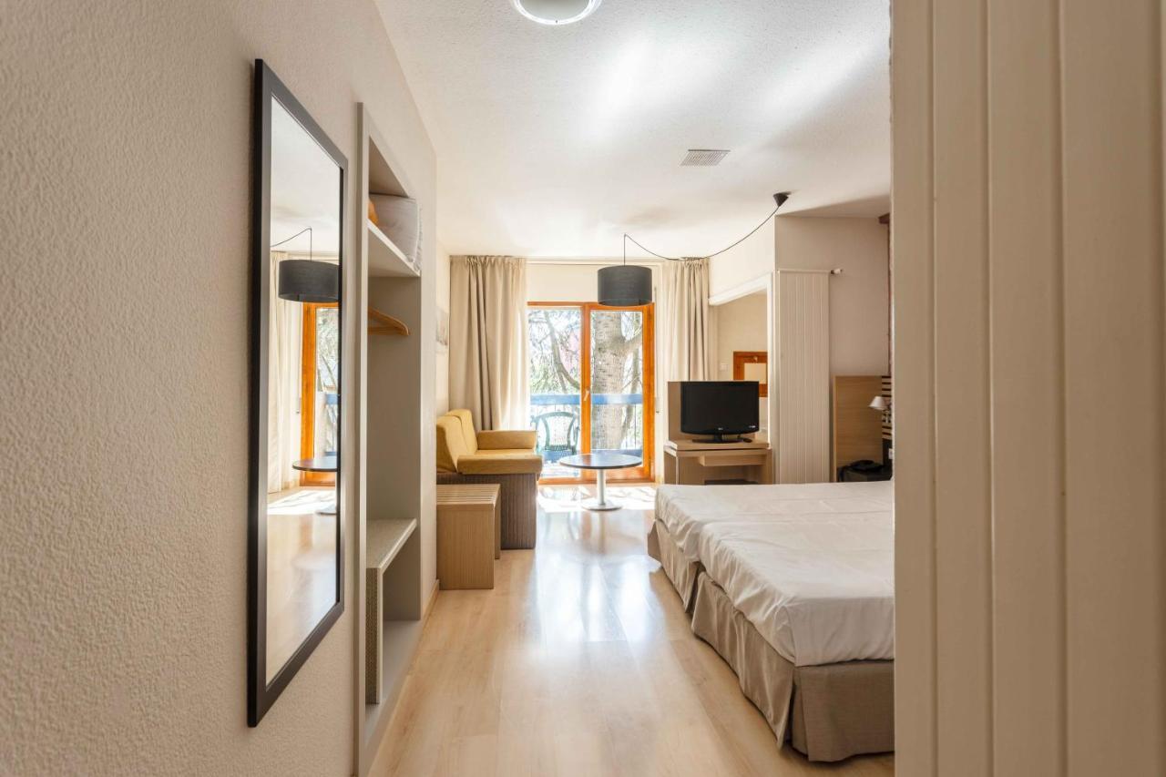 Oroel Hotel & Spa Jaca Exterior foto