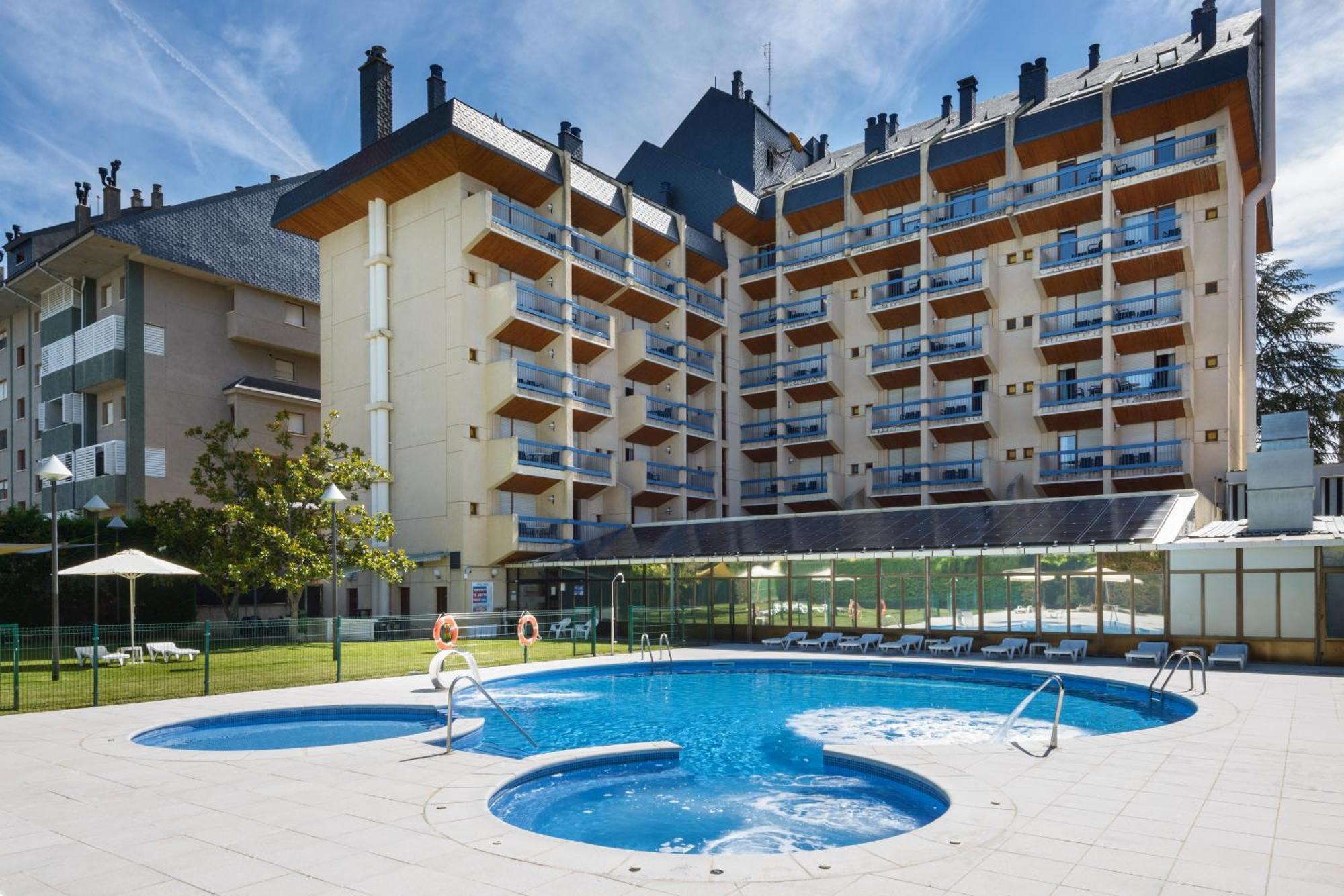 Oroel Hotel & Spa Jaca Exterior foto